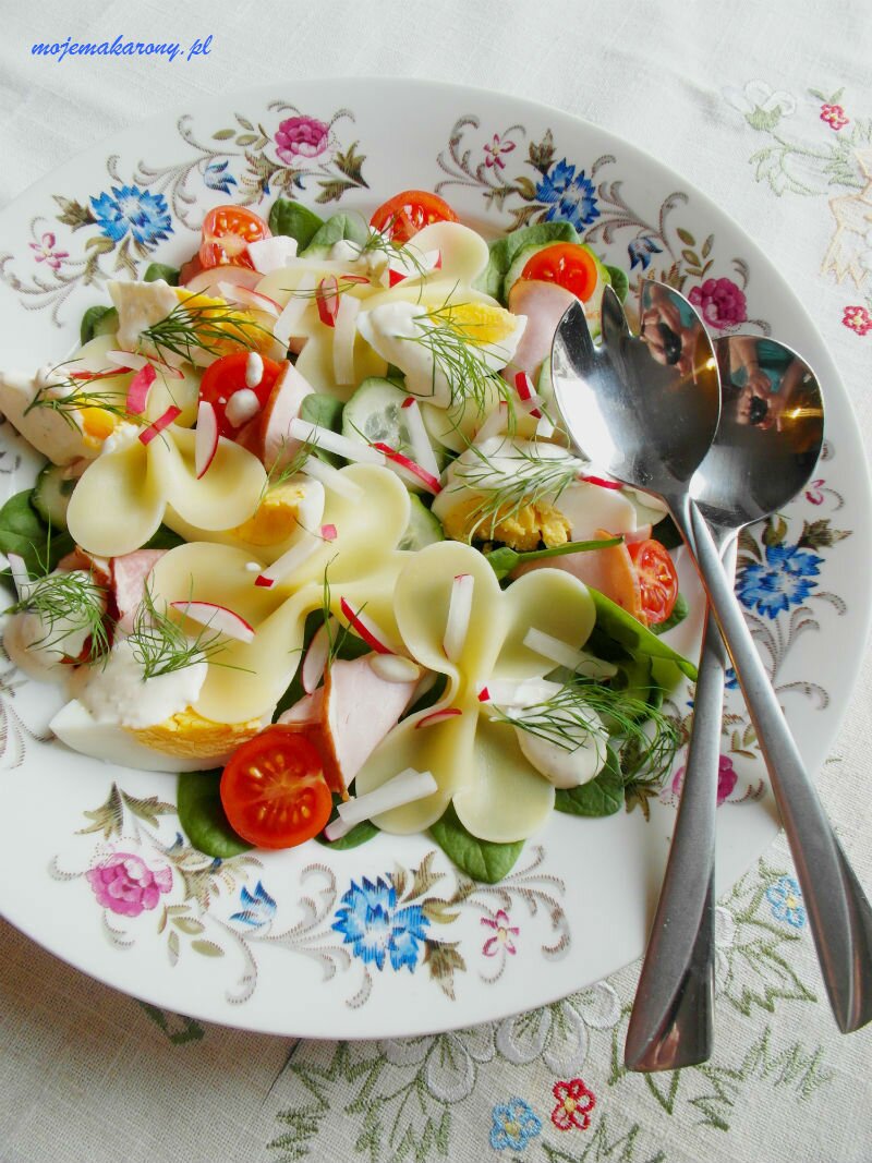 salatka-z-makaronem